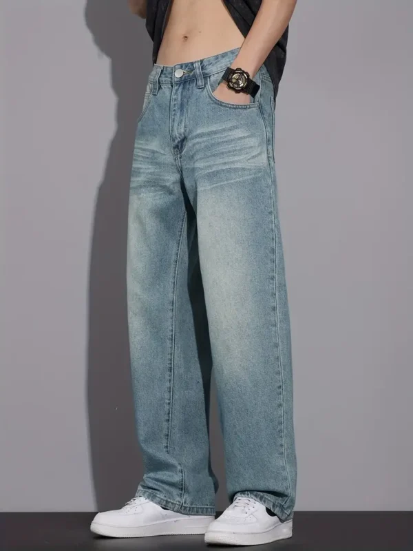 Men's Light Wash Relaxed-Fit Jeans