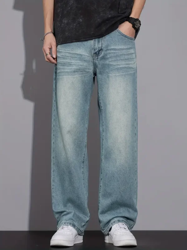 Men's Light Wash Relaxed-Fit Jeans
